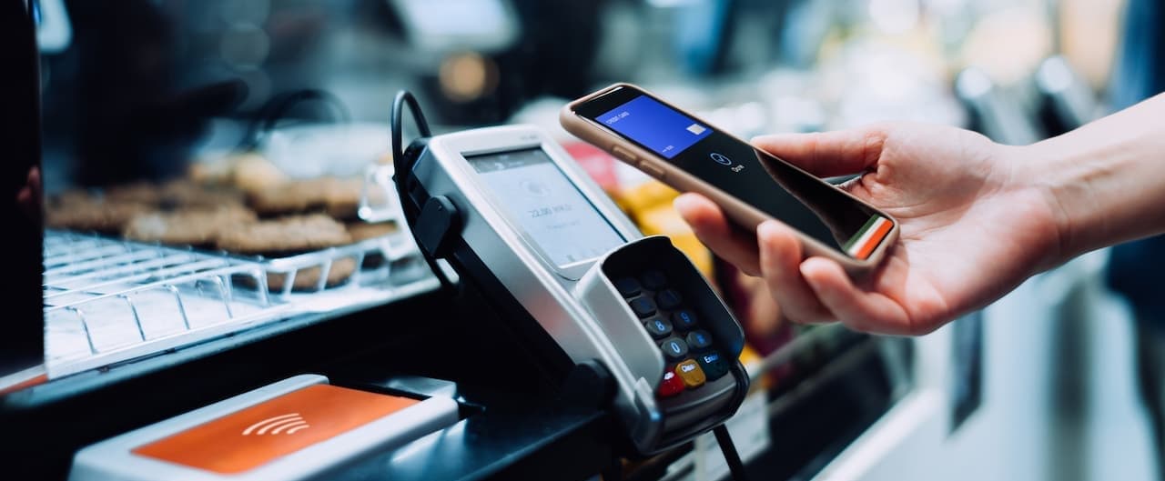 Contactless mobile payments at a convenience store